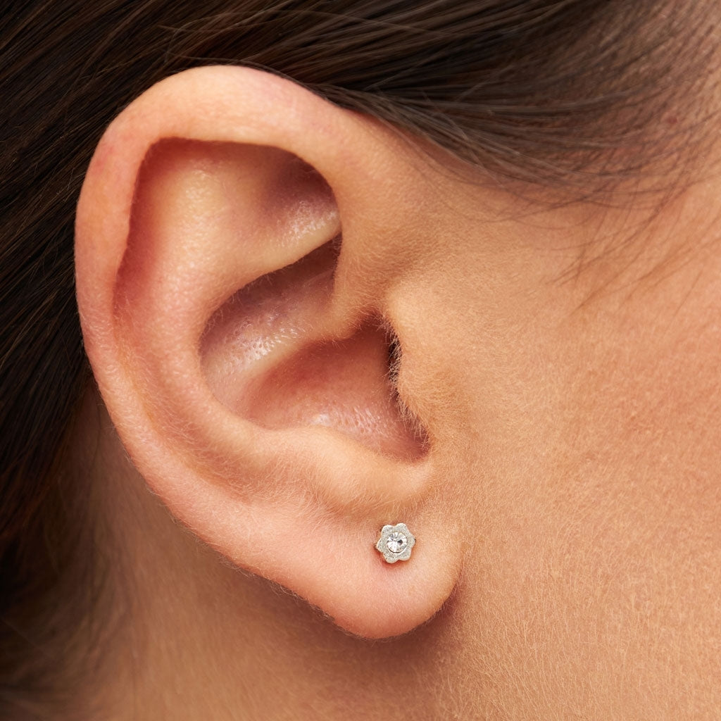 LULU Copenhagen Blomst boucle d'oreille 1 pièce Ear stud, 1 pcs White