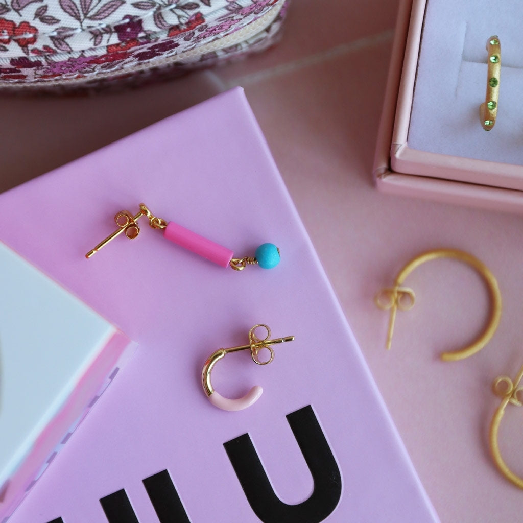 LULU Copenhagen Color Hoop Half Dip boucle d'oreille 1 pièce plaqué or Hoops Light pink
