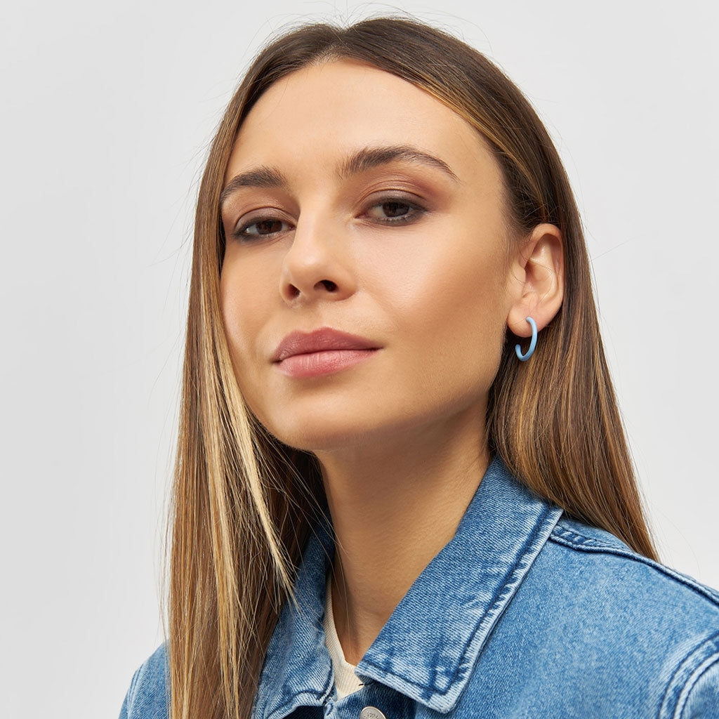 LULU Copenhagen Color Hoops Medium paires Hoops Light Blue