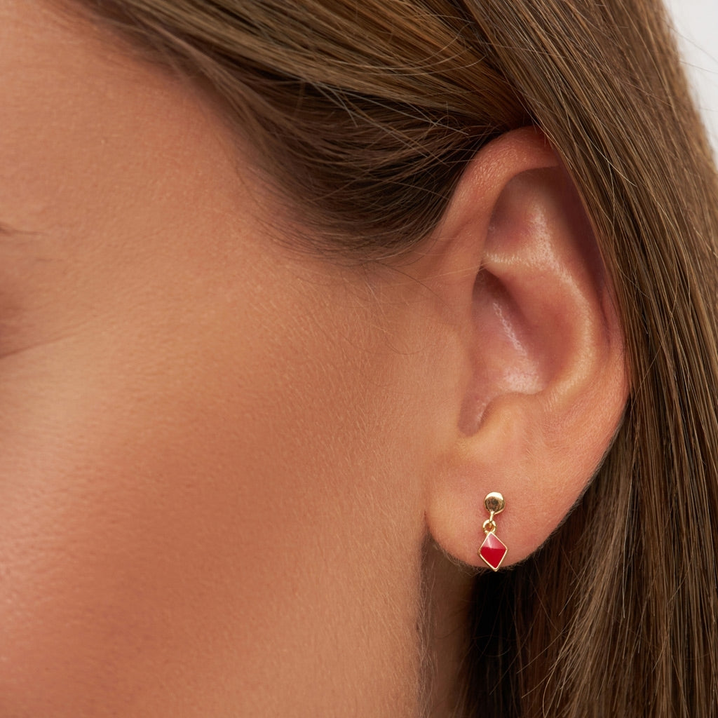 LULU Copenhagen Confetti Dangling boucle d'oreille 1 pièce plaqué or Ear stud, 1 pcs Passion Red