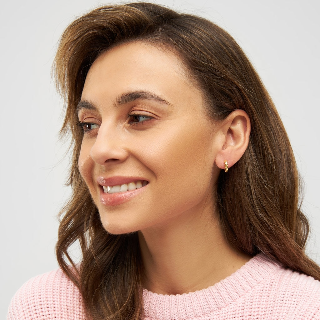 LULU Copenhagen Swirl Hoops Small paire Hoops Gold Plated