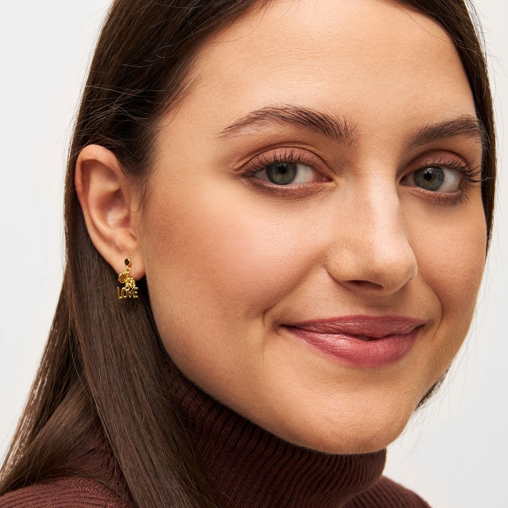 LULU Copenhagen Word Love Dangling boucle d'oreille 1 pièce Ear stud, 1 pcs Gold Plated