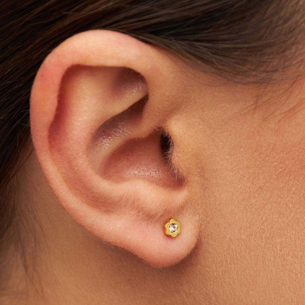 LULU Copenhagen Blomst boucle d'oreille 1 pièce Ear stud, 1 pcs Peach