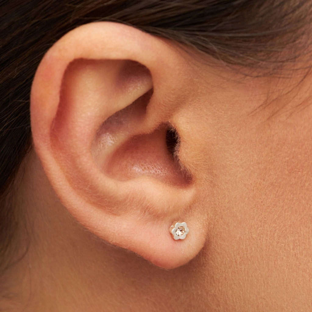 LULU Copenhagen Blomst boucle d'oreille 1 pièce Ear stud, 1 pcs Peach