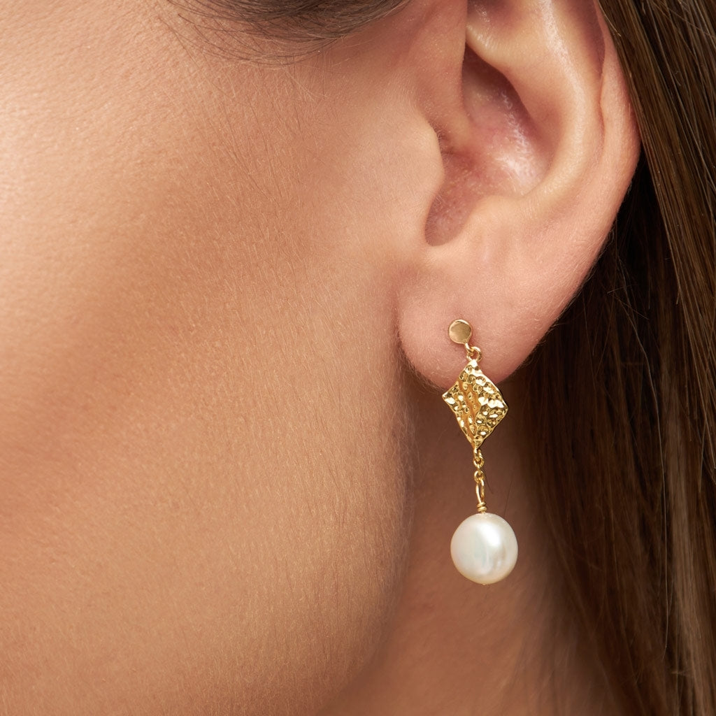 LULU Copenhagen Boheme Pearl boucle d'oreille 1 pièce Ear stud, 1 pcs Gold Plated