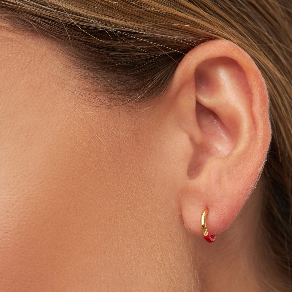 LULU Copenhagen Color Hoop Half Dip boucle d'oreille 1 pièce plaqué or Hoops Passion Red