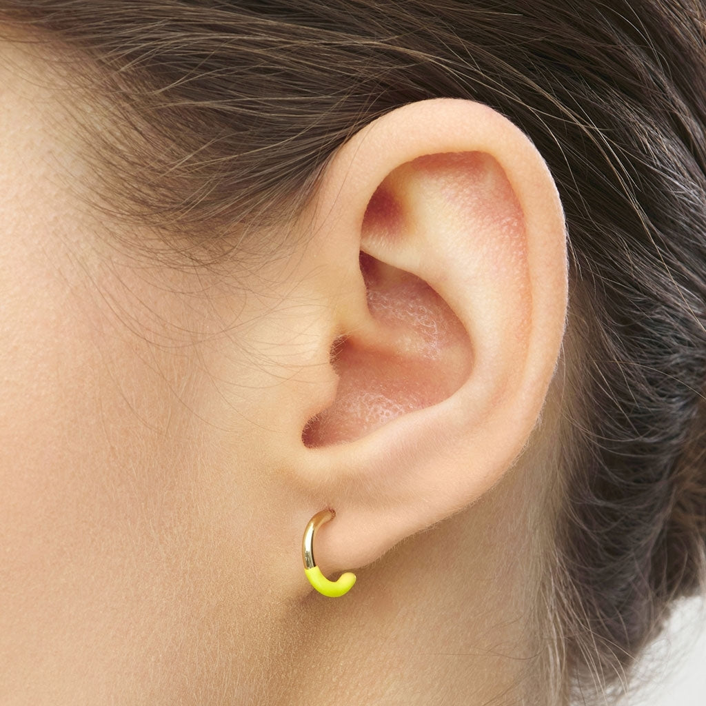 LULU Copenhagen Color Hoop Half Dip boucle d'oreille 1 pièce plaqué or Hoops Wild Lime