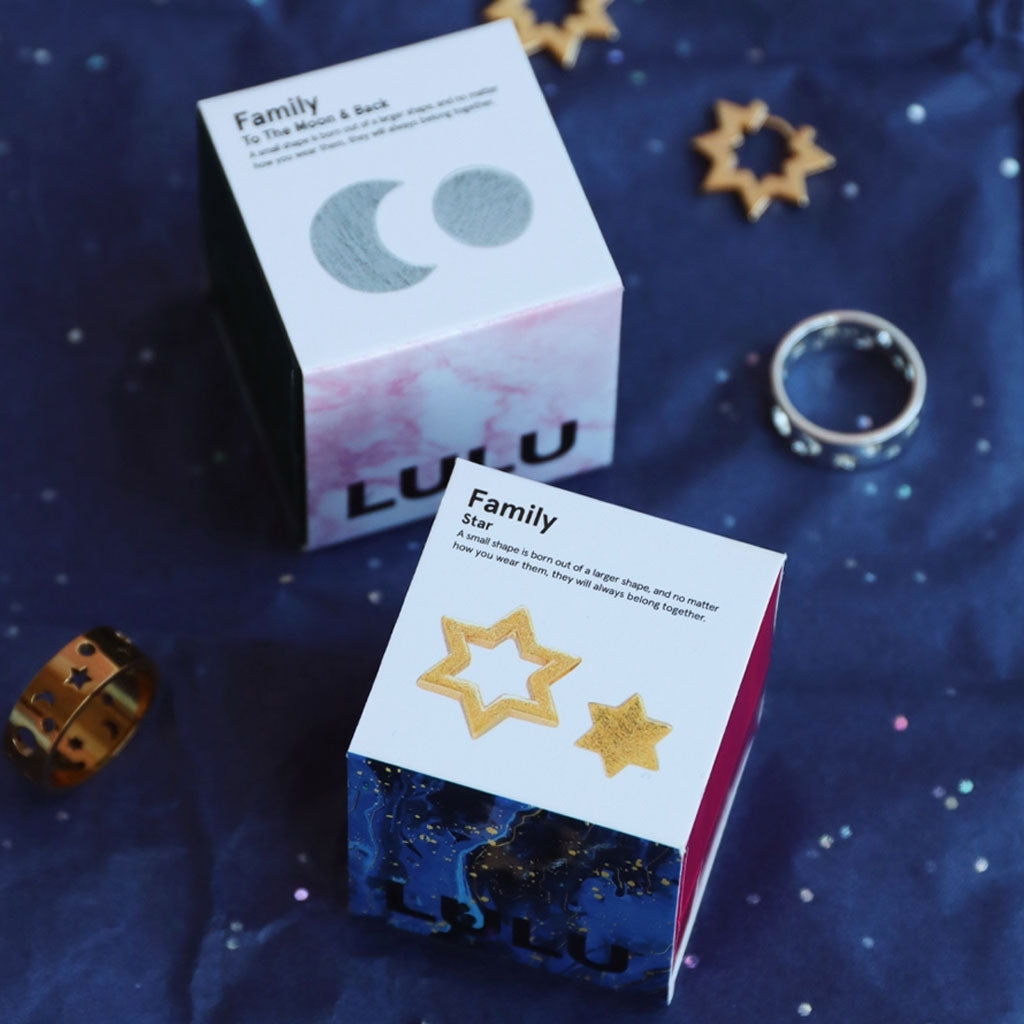 LULU Copenhagen Family Star earrings pair Earrings, pairs Gold Plated