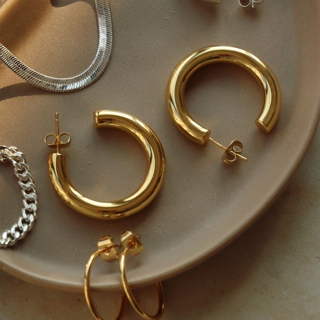 LULU Copenhagen Non Hoops Chunky Medium paire brillant Hoops Gold Plated