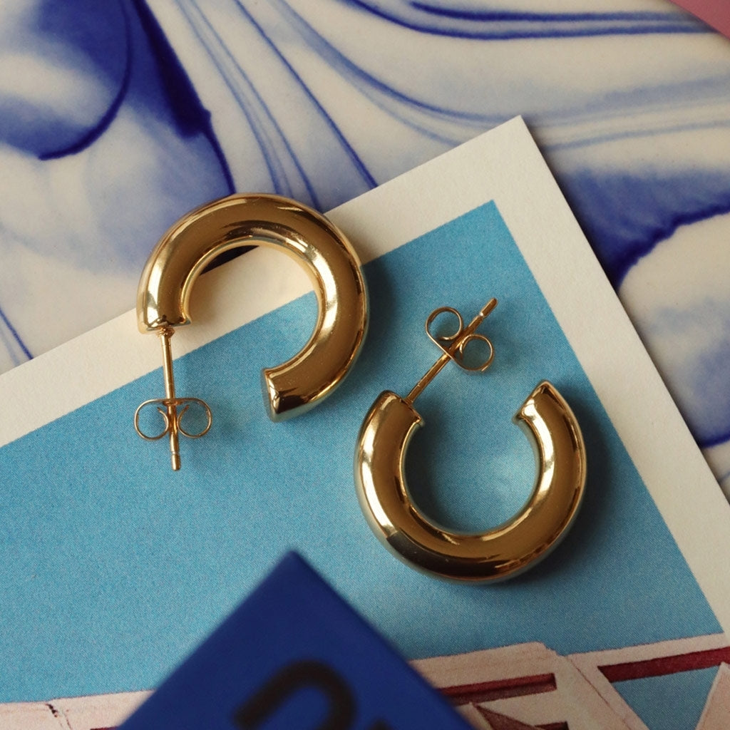 LULU Copenhagen Non Hoops Chunky Small paire brillant Hoops Gold Plated