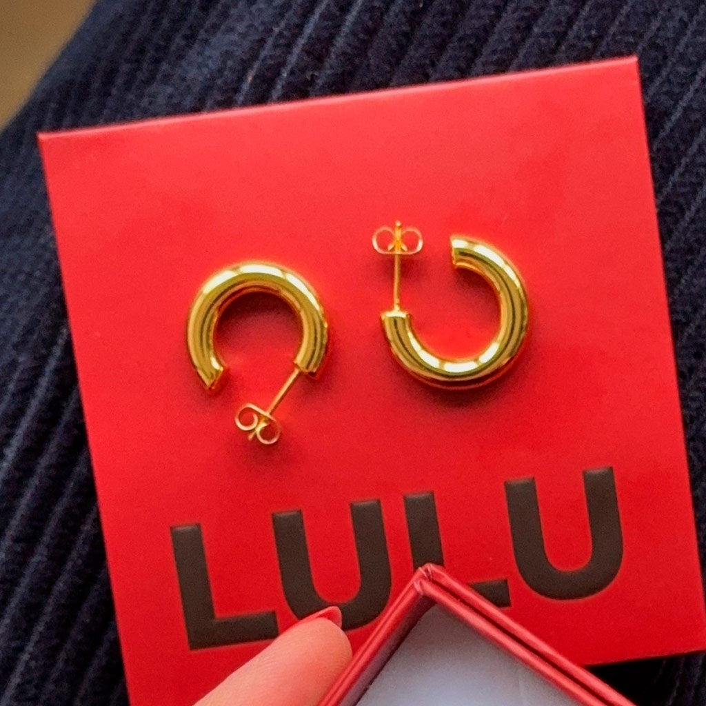 LULU Copenhagen Non Hoops Chunky Small paire brillant Hoops Gold Plated