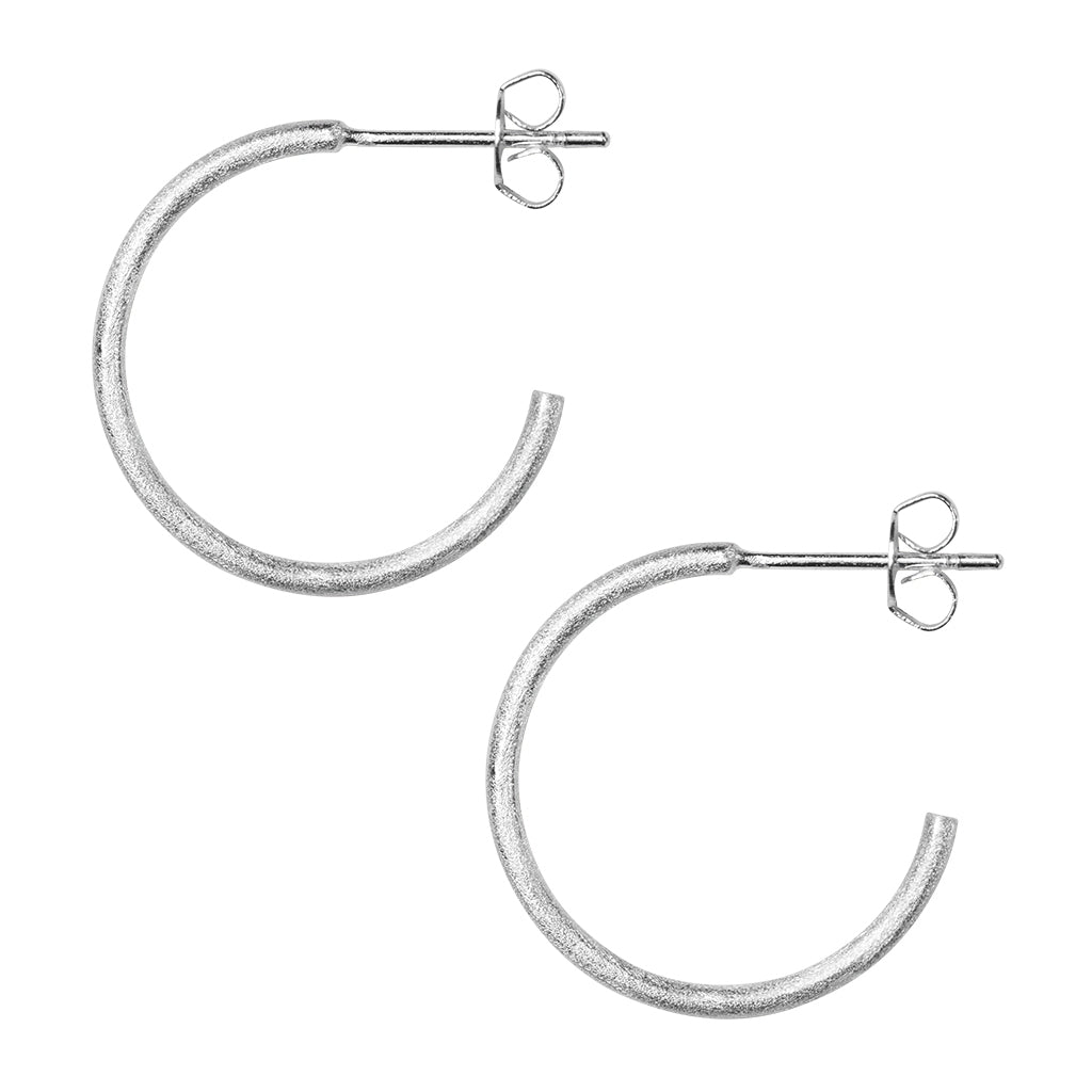 LULU Copenhagen Non Hoops Medium paire Hoops Silver Plated