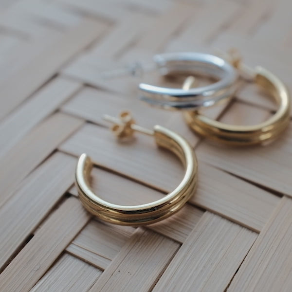 LULU Copenhagen 2for1 Small Hoops Paire Hoops Silver - Video preview