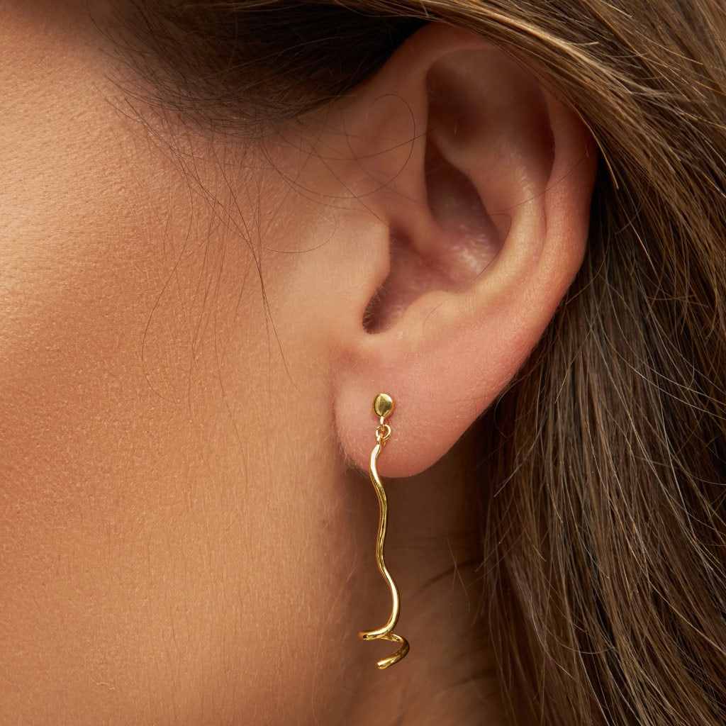 LULU Copenhagen Topping Short Swirl boucle d'oreille 1 pièce Ear stud, 1 pcs Gold Plated